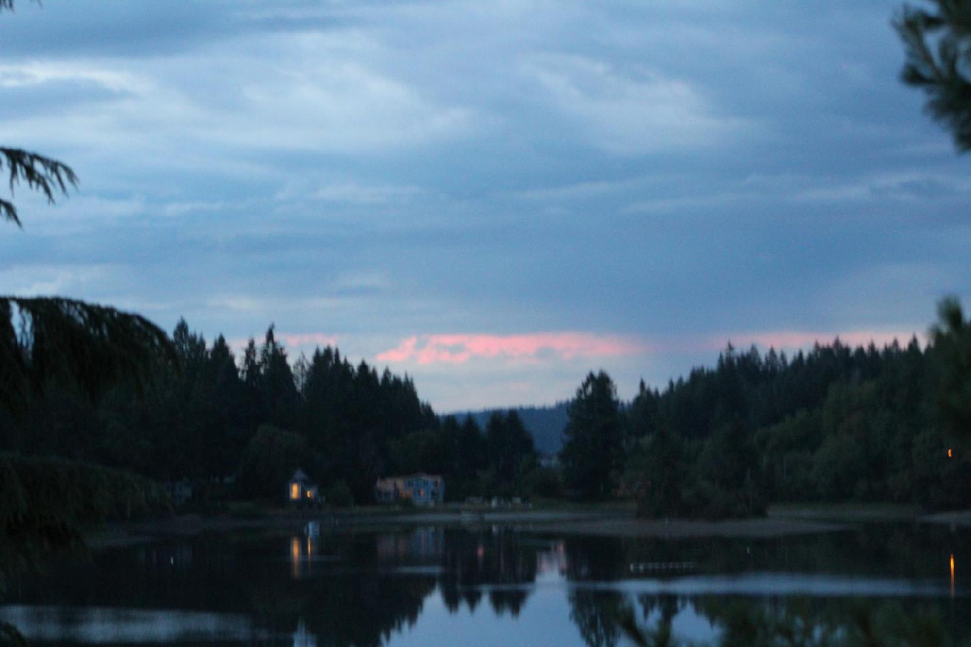 Oyster Bay Inn & Suites Bremerton Chambre photo