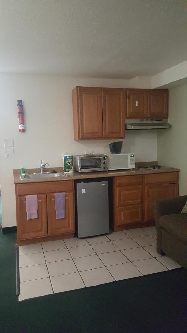 Oyster Bay Inn & Suites Bremerton Extérieur photo